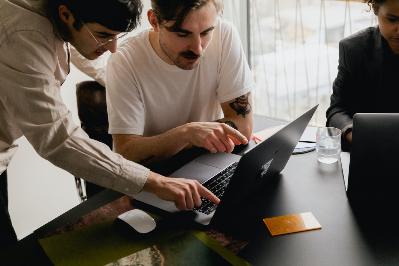 man using rental software